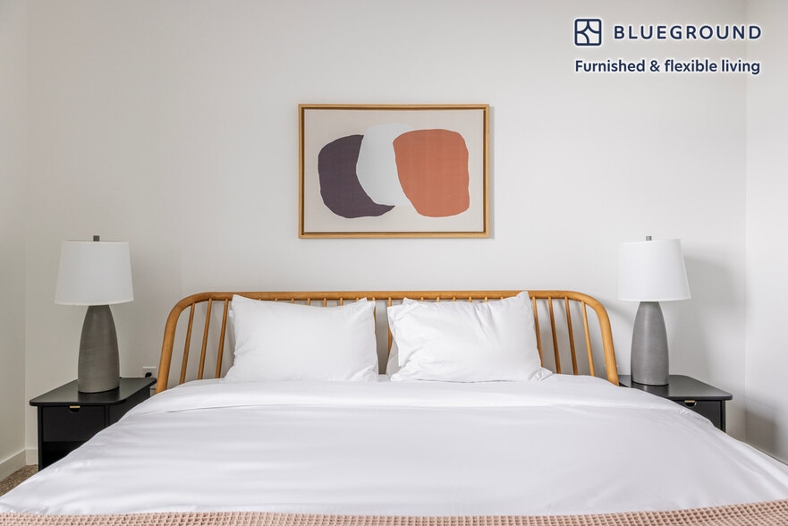 Building Photo - 1501 SW 37th Ave