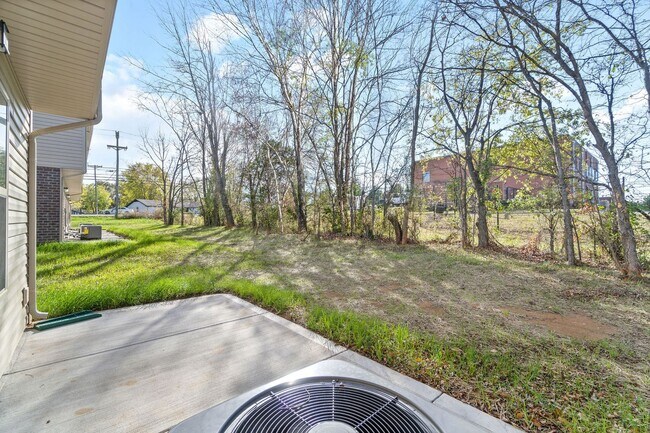 Building Photo - 1000 Glenkirk Dr