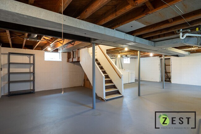 Building Photo - OPEN HOUSE- 3/16! 3:45PM-4:15PM!Amazing 3 Bedroom 1 Bathroom - $1,375.00