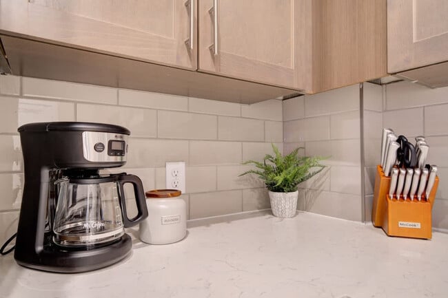 Building Photo - 110 W Beall St