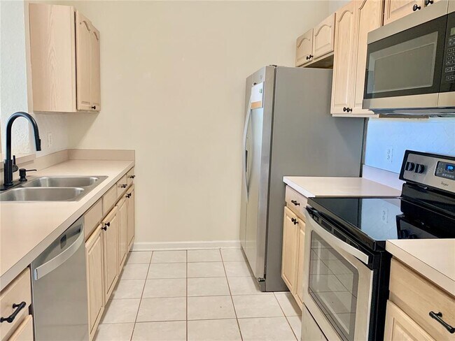 Building Photo - 1212 S Hiawassee Rd