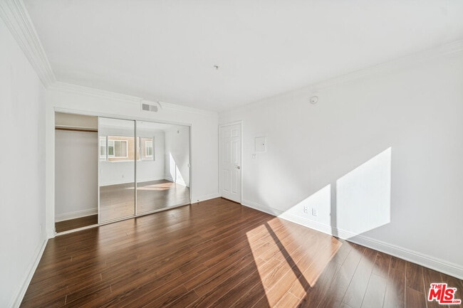 Building Photo - 1508 Greenfield Ave