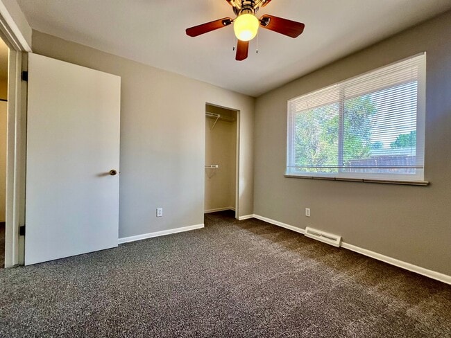 Building Photo - 7135 S Birch Way