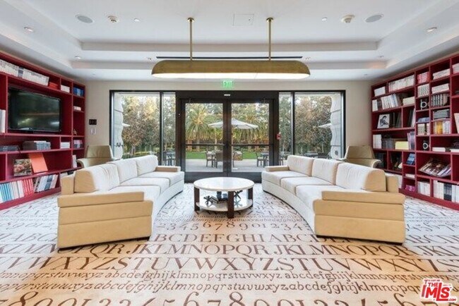 Building Photo - 1 W Century Dr