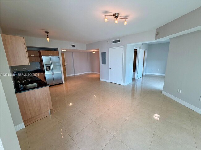 Building Photo - 350 S Miami Ave