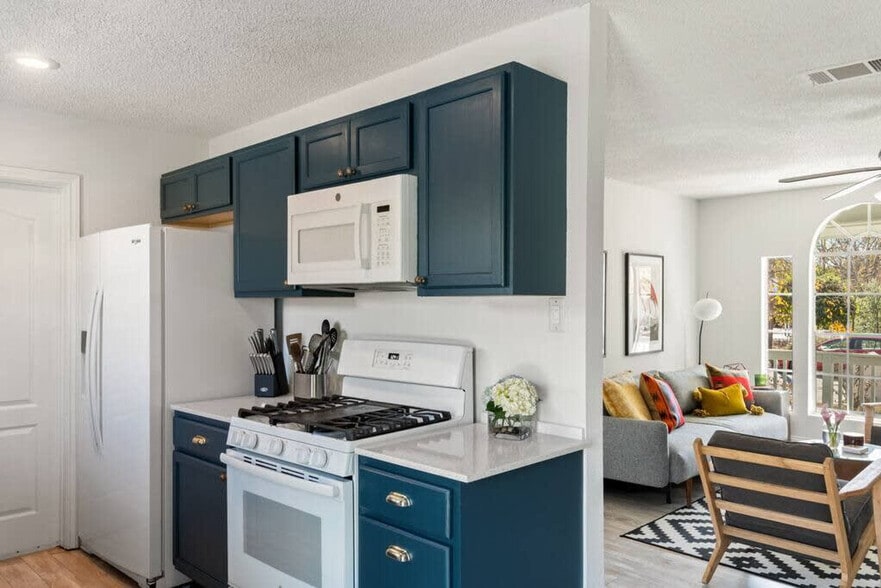 Building Photo - 5706 Tura Ln