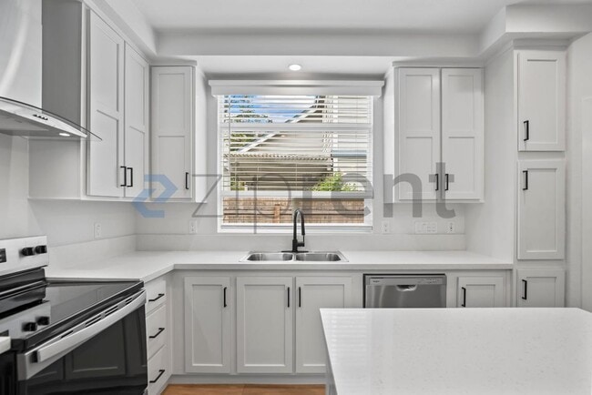 Building Photo - 10112 Westminster Ct