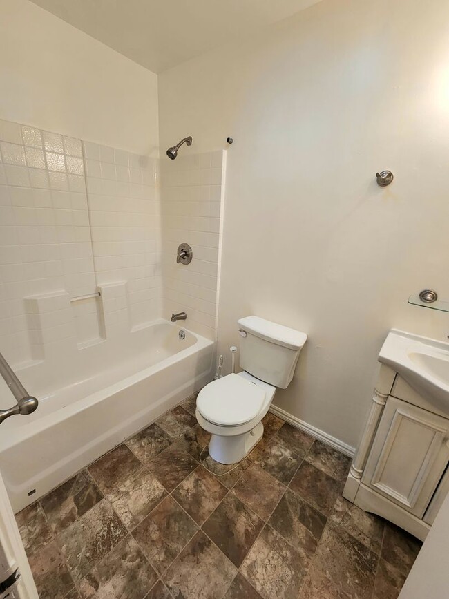 Building Photo - Spacious North Hollywood Home with Guest S...