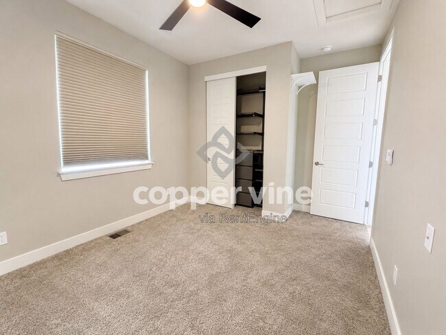 Building Photo - 11959 Mountview Ln