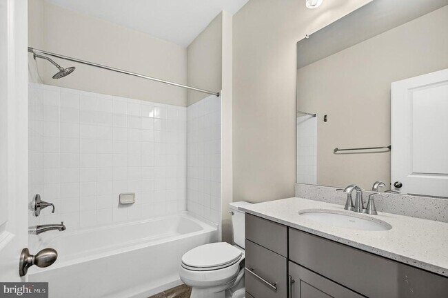 Building Photo - 1013 S Taylor Ct