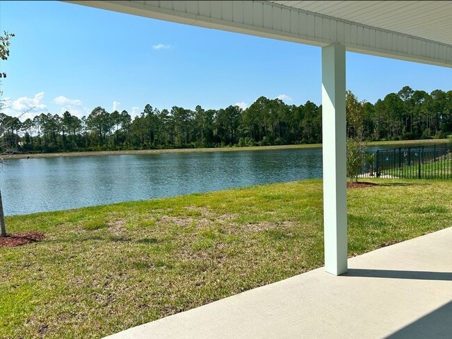 Building Photo - PREMIUM FINISHES AND POND VIEW!!  A PREMIU...