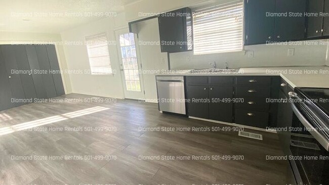 Building Photo - 5808 Del Prado St