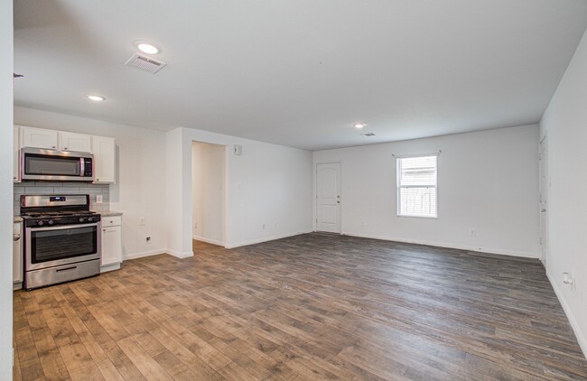 Building Photo - 752 Rd 5138