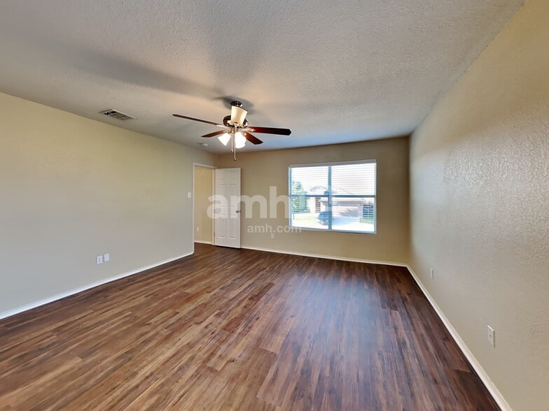Building Photo - 9829 Sparrow Hawk Ln
