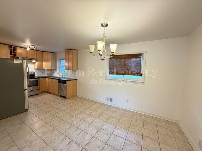 Building Photo - 3721 Brookcrest Cir