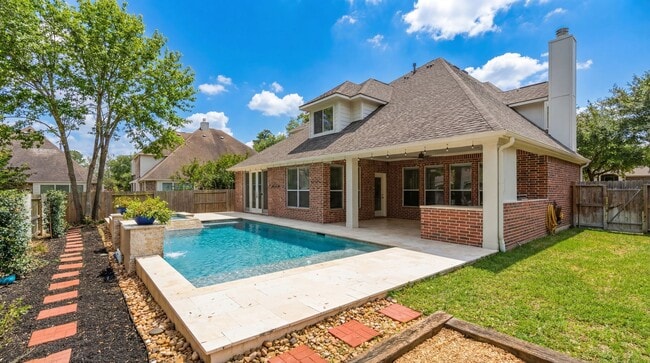 Building Photo - 414 Woodpecker Forest Ln