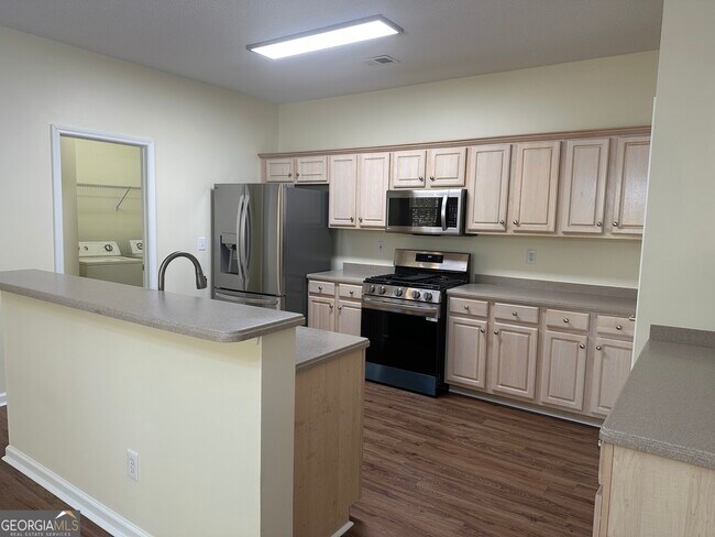 Building Photo - 124 Cottesford Dr SW