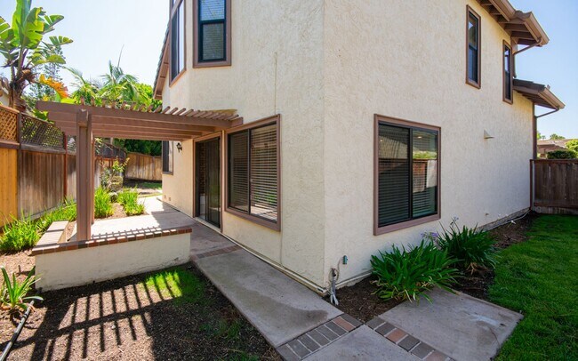 Building Photo - Wonderful 3BR/2.5BA La Costa Home!!!