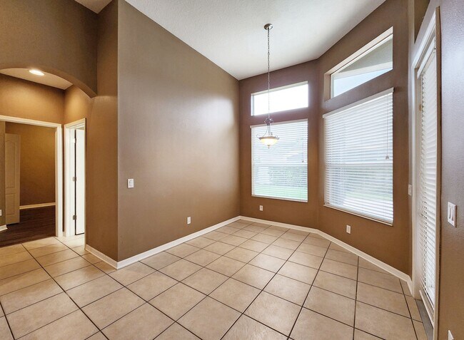 Building Photo - 2408 Tea Olive Terrace