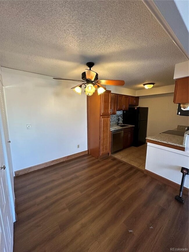 Building Photo - LOCATION LOCATION!! Newly updated 1-bed, 1...