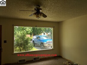 Building Photo - 411S14