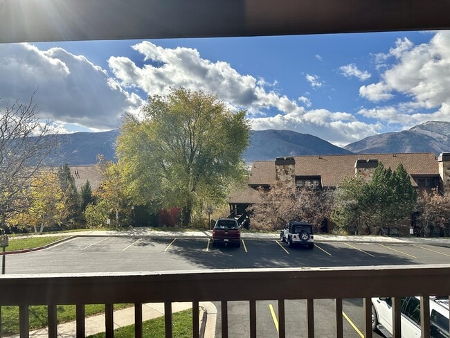 Building Photo - 3615 N Wolf Creek Dr