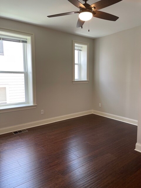 Building Photo - 4439 Swan Ave