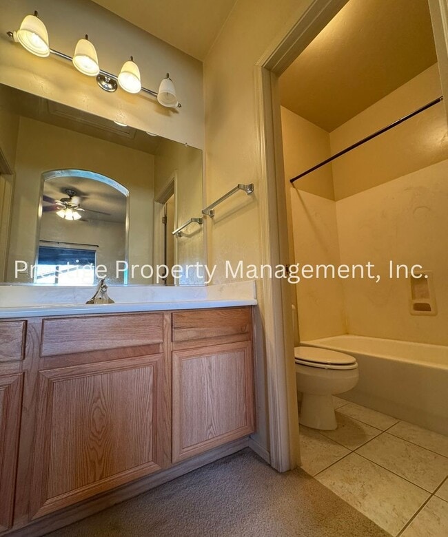 Building Photo - Super Cute 2Bd/2Ba Green Valley Home!!