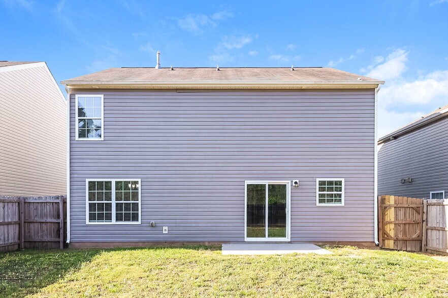 Building Photo - 1924 Eastway Dr