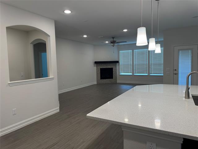 Building Photo - 2724 Southampton Dr