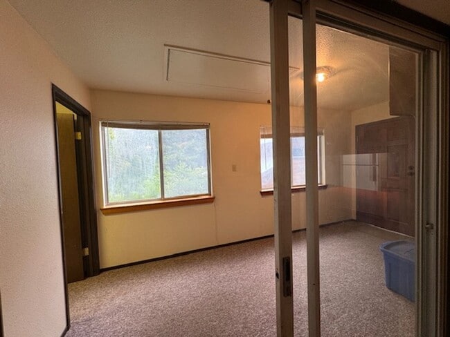 Building Photo - 2437 Ridgewood Dr