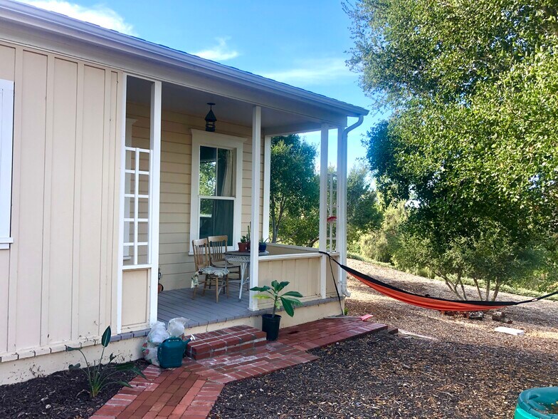 Back porch - 880 Cambridge Dr