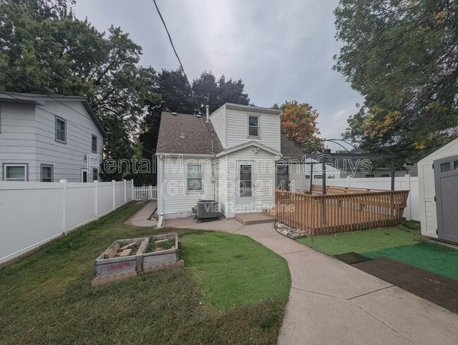 Building Photo - 5027 6th St NE