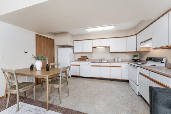 Building Photo - Eastpointe Townhomes