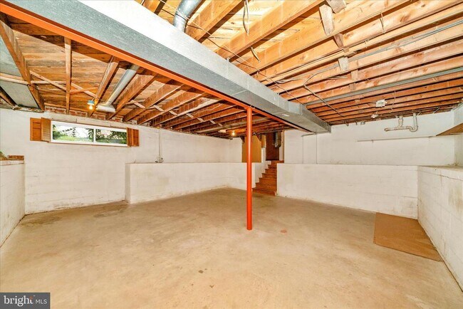 Building Photo - 3906 Montrose Dr