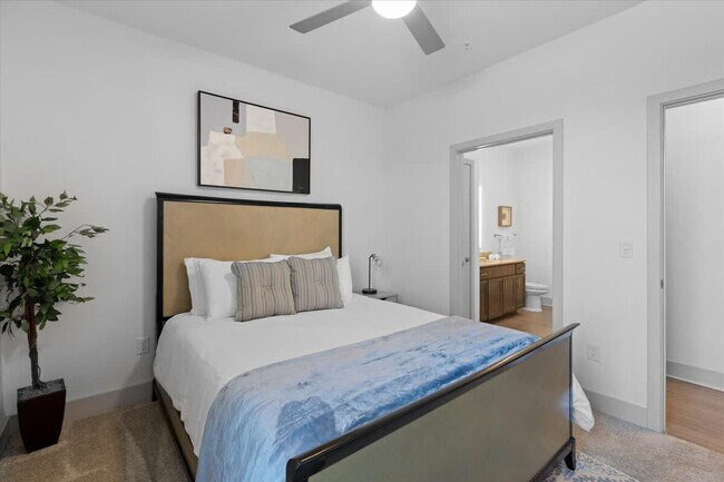 Building Photo - 698 Basilica Bay Dr