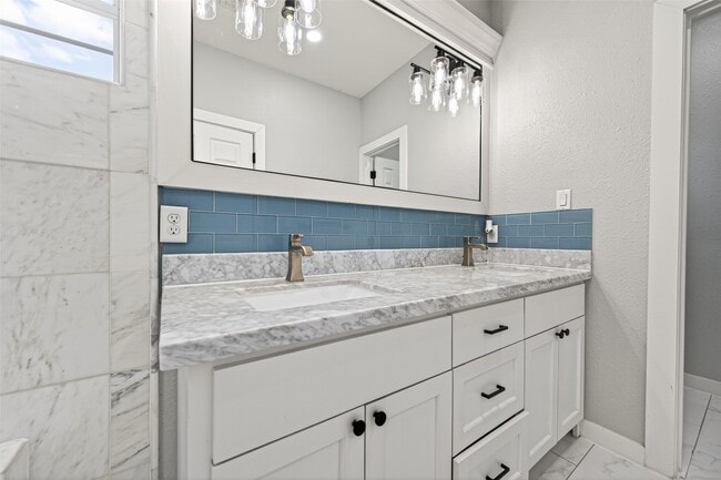 Building Photo - 1128 E 24th St