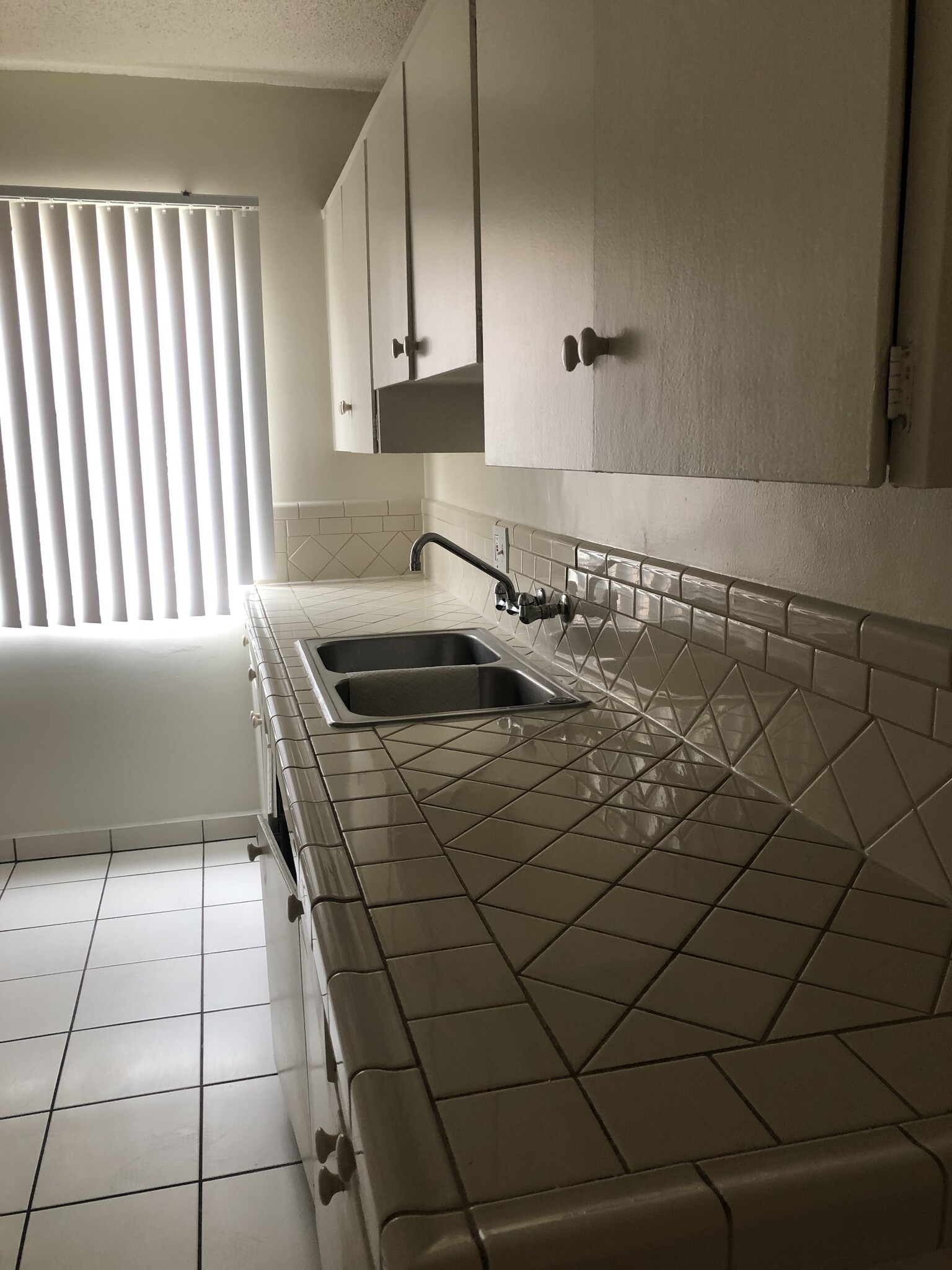Building Photo - 514 Gramercy S Pl