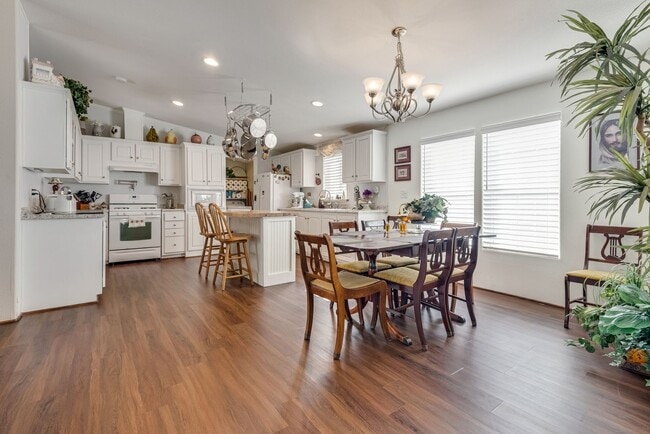 Building Photo - Charming Furnished Home in Age-Restricted ...