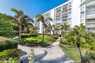 Building Photo - 609 Ocean Dr
