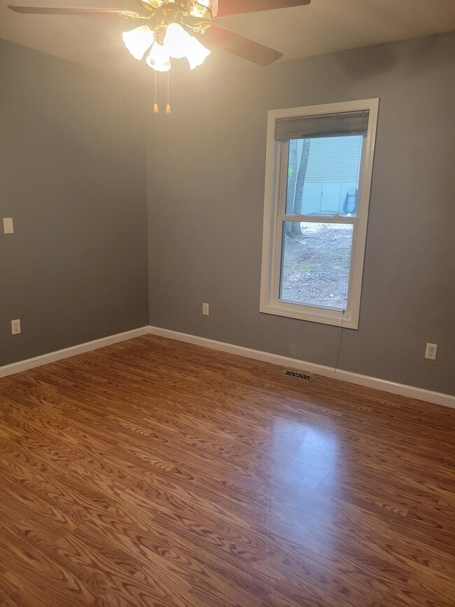 Building Photo - 11 Milnor Cir