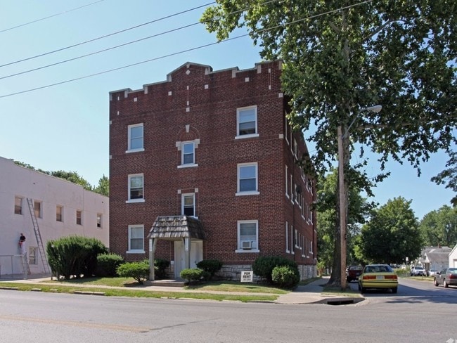 Primary Photo - 5609-5623 Saint John Ave