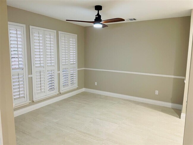 Building Photo - 3307 Golden Trails Dr