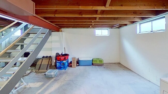 Building Photo - Brick 1 BR 1 BA duplex with hardwood floors in nice residential neighborhood