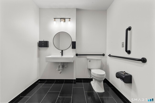 Building Photo - 480 Myrtle St