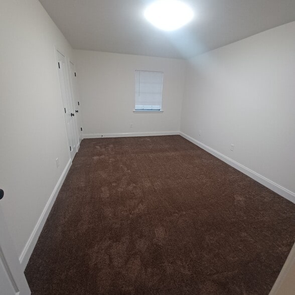 Building Photo - 8897 Richmond Dr
