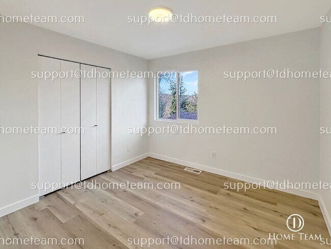 Building Photo - 4743 25th Ave SW