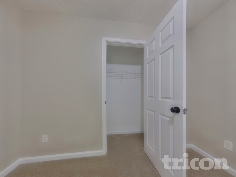 Building Photo - 962 Vera Ct