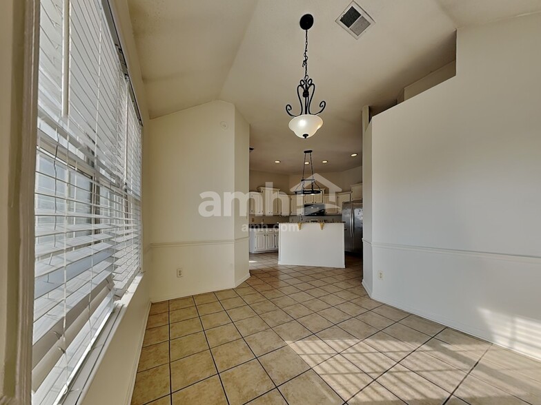 Building Photo - 4920 Misty River Rd