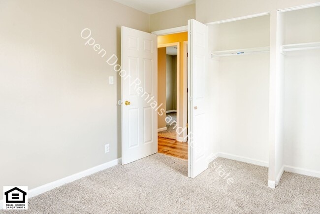 Building Photo - 3 bed 1 bath home on North Side of Fort Wayne